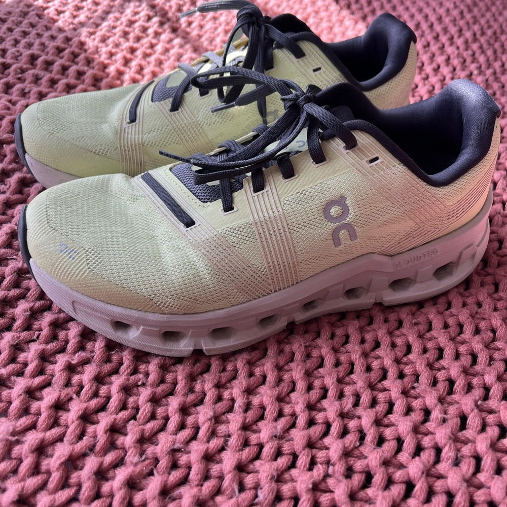 On Cloudstratus Running Shoes - Yellow and Black